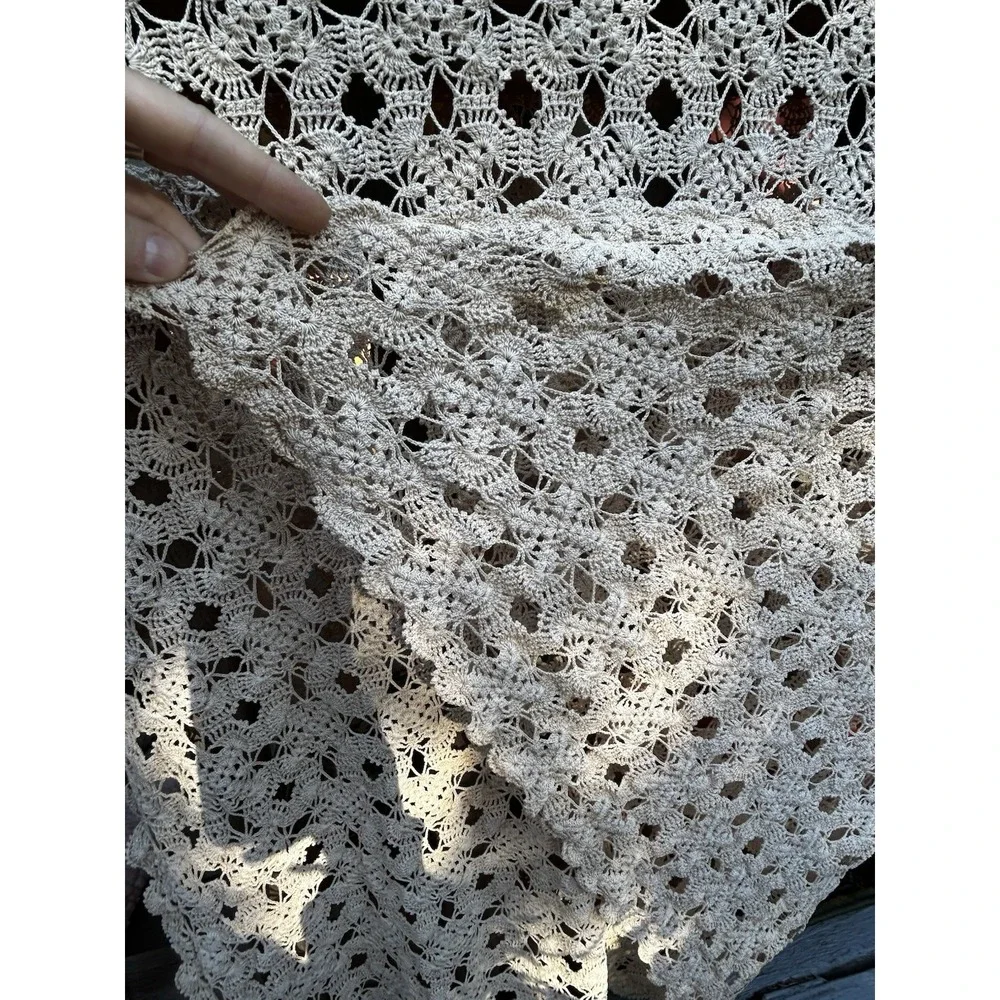 Antique VTG Handmade Crochet Lace Tablecloth Ecru Ivory Scalloped Edge 62x50